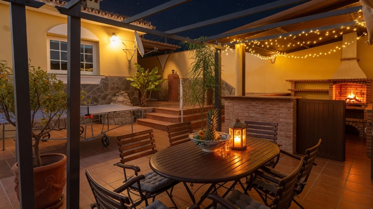 terraza de Casa Layda por la noche - noches para recordar Terraza de casa Layda por la noche - Noches para recordar